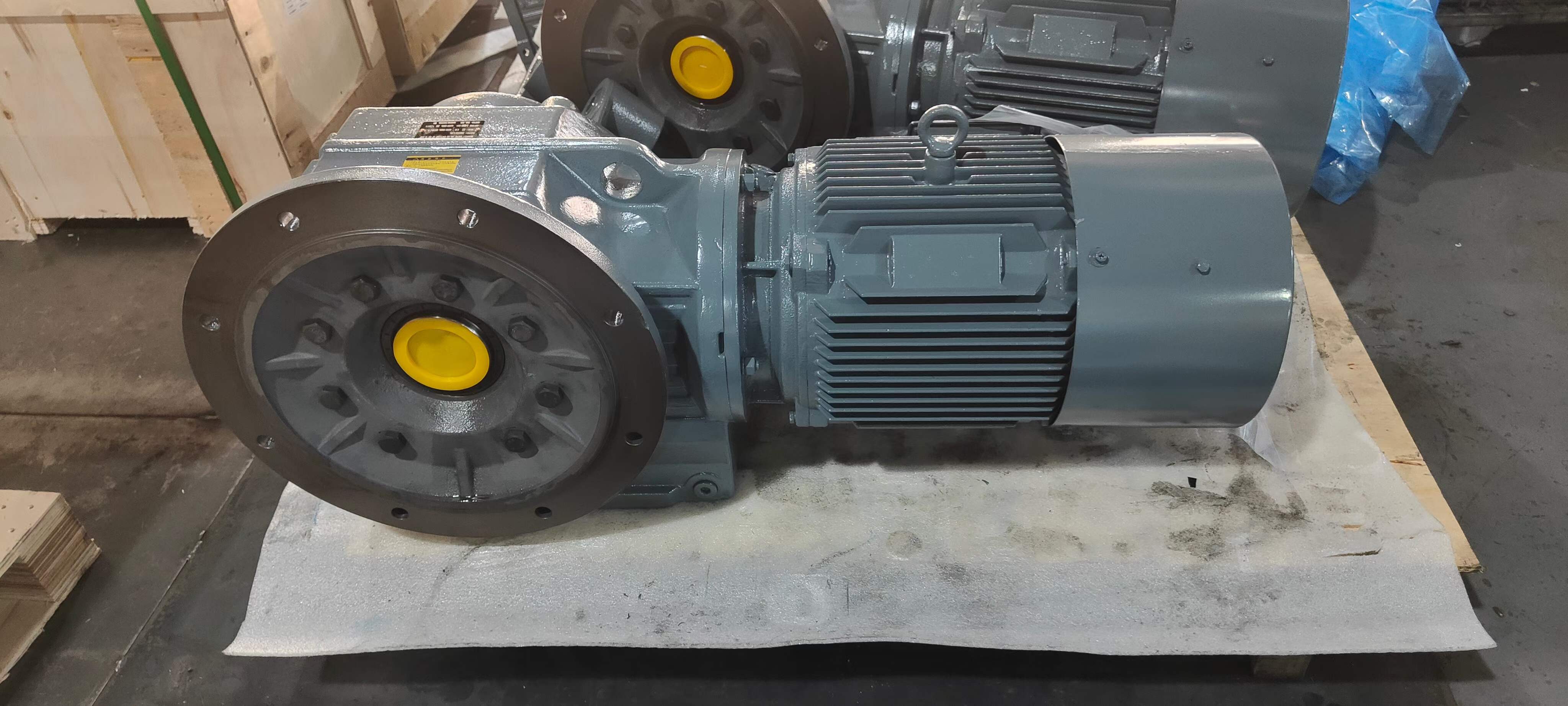 RF77-Y3KW-17.82M2ٻͺFF37DRS71M4
