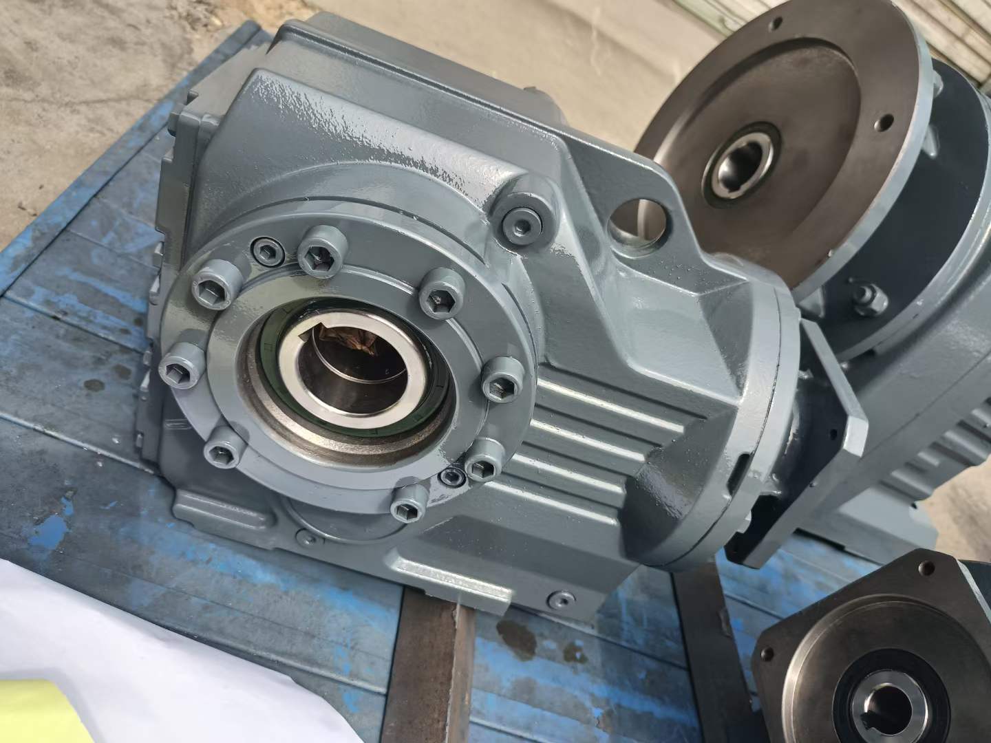 RF77-Y3KW-17.82M2ٻͺFF37DRS71M4