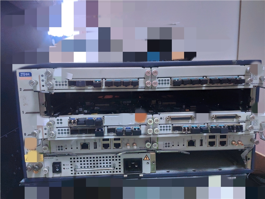 ZXR10 M6000-3Sά
